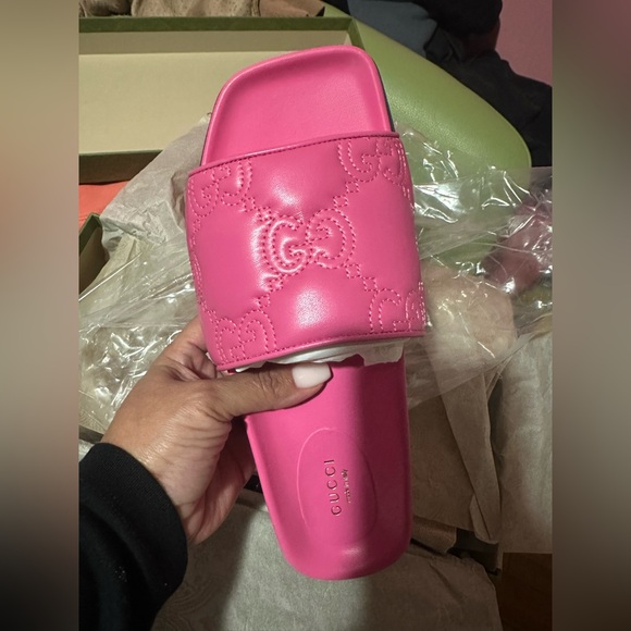 Brand new Gucci pink slides/ sandals! Size 38 US size 8 - Picture 6 of 8
